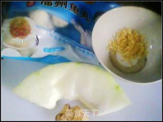 虾皮鱼丸冬瓜汤的做法步骤：2