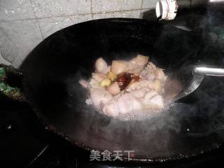 茨菇蹄髈肉的做法步骤：3