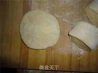 玉米面糖三角的做法步骤：2