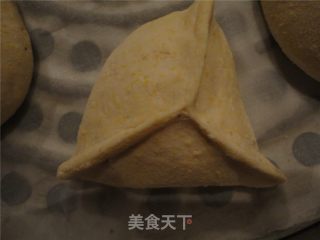 玉米面糖三角的做法步骤：2