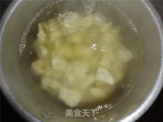 红薯玉米面稀饭的做法步骤：2