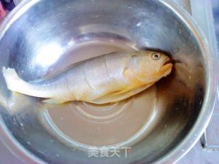 红烧黄花鱼的做法步骤：3