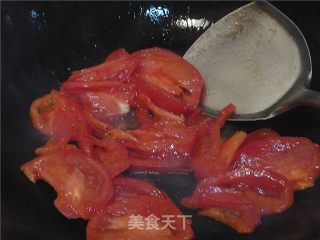 番茄紫菜牛骨蛋汤的做法步骤：2