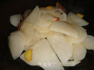 蒜香萝卜的做法步骤：2
