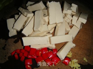 香芹白干的做法步骤：2