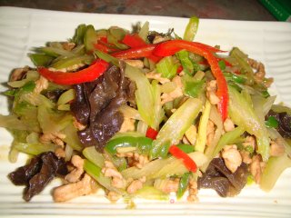 香芹肉丝的做法步骤：2