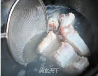 田园腔骨汤的做法步骤：2