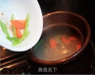 田园腔骨汤的做法步骤：2