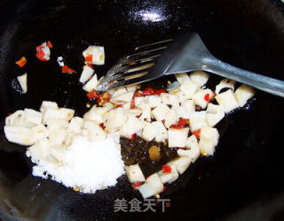 清脆五味藕丁的做法步骤：2