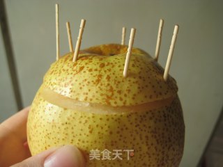 冰糖炖梨的做法步骤：2