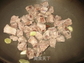 梅干菜烧排骨的做法步骤：2