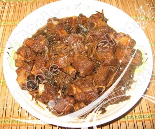 梅干菜烧排骨的做法步骤：2