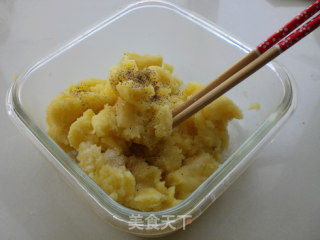培根鲜虾焗薯泥的做法步骤：2