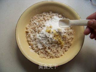 香炸藕丸子的做法步骤：2