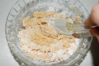 花生酱小圆饼的做法步骤：2