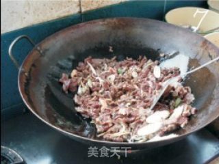 牛肉炒洋葱的做法步骤：4