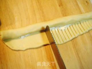 毛毛虫奶酪面包的做法步骤：2