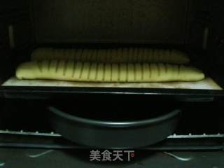 毛毛虫奶酪面包的做法步骤：2