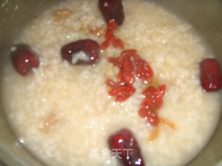 桂圆红枣稀饭的做法步骤：2