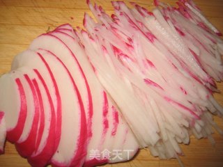凉拌麻辣萝卜丝的做法步骤：2