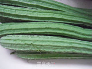 蒜香丝瓜的做法步骤：2