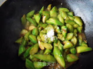 蒜香丝瓜的做法步骤：2