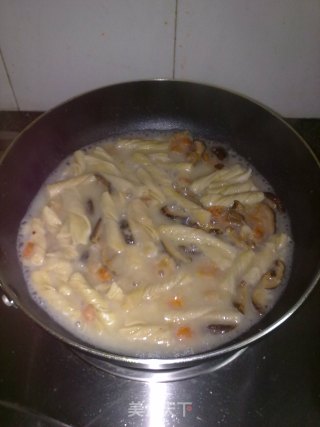 素牛肉卷煮双鲜的做法步骤：4