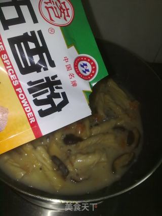 素牛肉卷煮双鲜的做法步骤：4