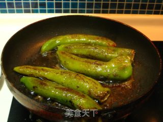 煎酿青椒的做法步骤：4