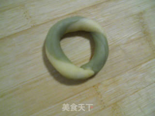 双色圈饼的做法步骤：2