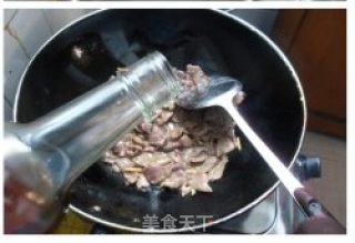 酸辣炒猪肝的做法步骤：2
