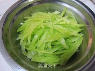 凉拌莴笋的做法步骤：2