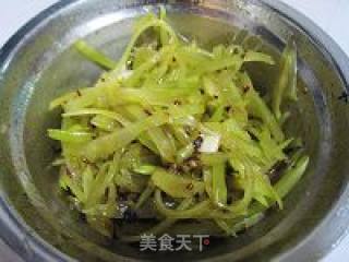 凉拌莴笋的做法步骤：2