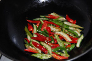 农家小炒肉的做法步骤：2