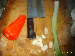 香菇鸡腿肉的做法步骤：2