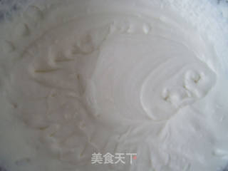 草莓慕斯蛋糕的做法步骤：2