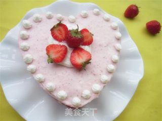 草莓慕斯蛋糕的做法步骤：2
