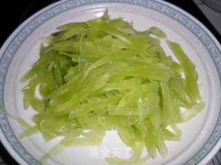 炝拌莴笋的做法步骤：2