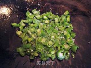 青椒炒豆豉的做法步骤：2