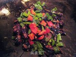 青椒炒豆豉的做法步骤：2