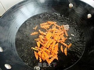 洋葱胡萝卜炒鸡蛋的做法步骤：2