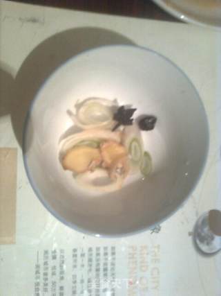 红烧鸡爪的做法步骤：2