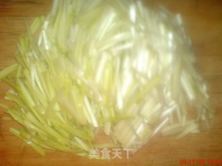 韭黄小炒肉的做法步骤：2