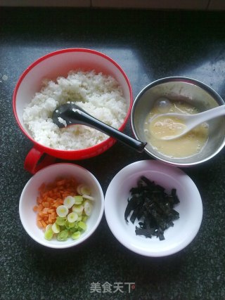 海苔蒜香炒饭的做法步骤：5