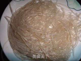 粉丝豆干炖小排的做法步骤：2