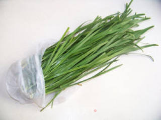 韭菜猪肉饺子的做法步骤：2