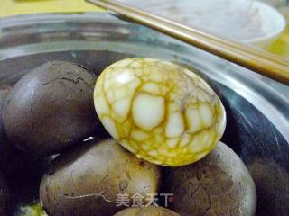 五香茶叶蛋的做法步骤：2