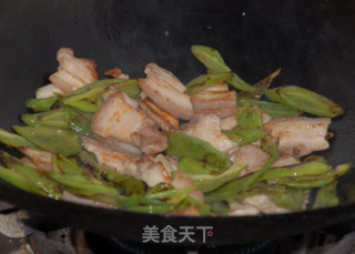 回锅肉的做法步骤：2