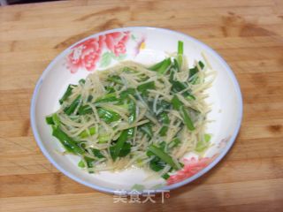 清单的韭菜土豆丝的做法步骤：2