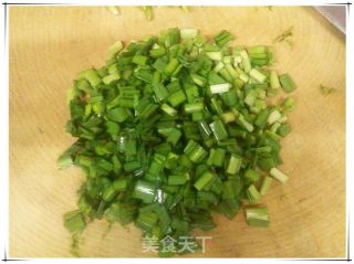 韭菜炒鸡蛋的做法步骤：2